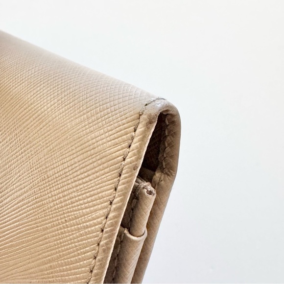 Salvatore Ferragamo Gancini Logo Beige Leather Long Continental Wallet - Picture 4 of 16